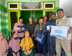 Senyum Dhuafa Mengembang, YBM PLN UIP JBTB Salurkan Sembako untuk 50 Mustahik di Sidoarjo